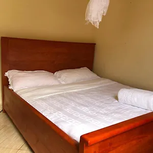 Cozy Bukoto Studio, Unlimited Wifi, Netflix & Close To Acacia Kampala